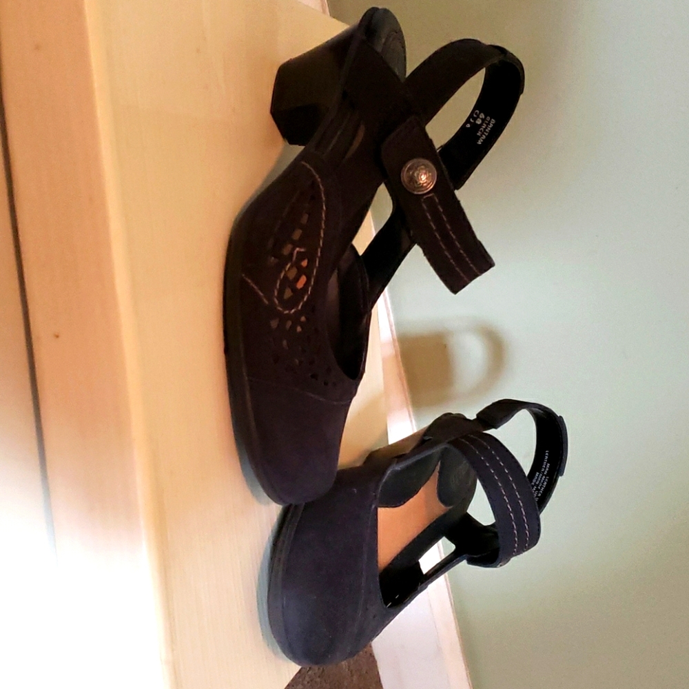 Earth shoes